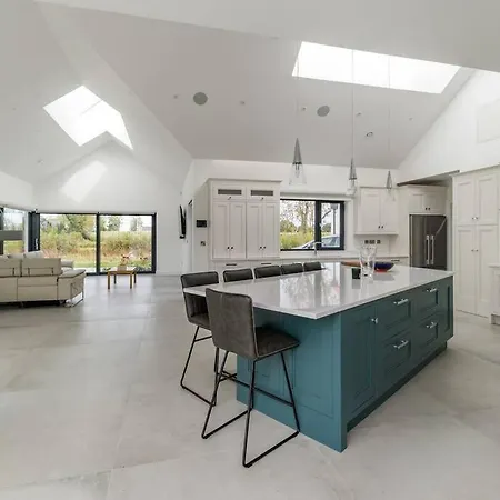 Villa Red Sheds Portarlington *