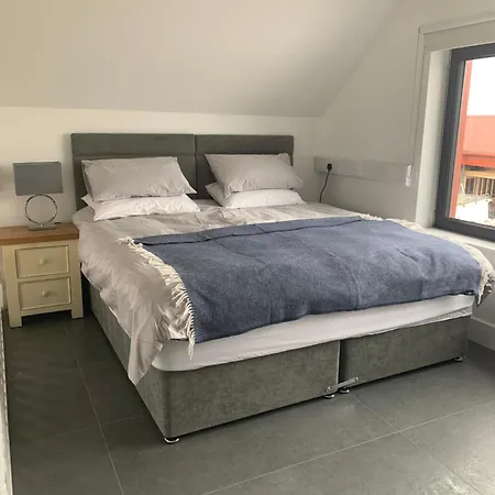 Red Sheds Portarlington Villa *