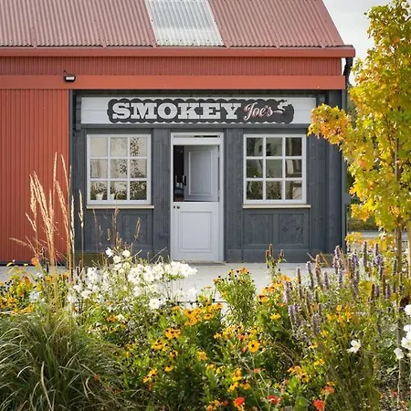 فيلة Red Sheds Portarlington *